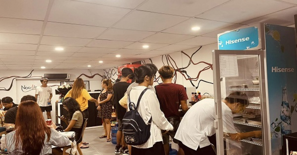 Self-Service Automatic Ramen Machine Shop In Yangon