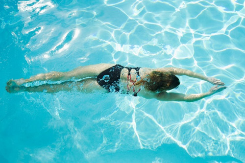 7 Exercises To Do In the Pool