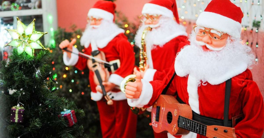 Top 10 Most Popular Christmas Songs You Should Listen To