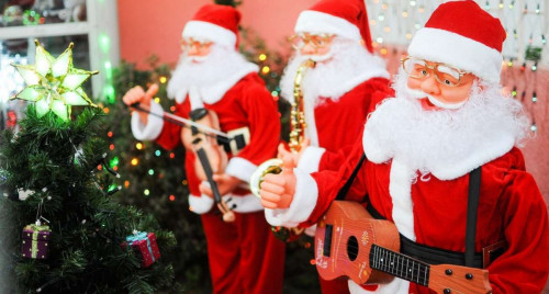 Top 10 Most Popular Christmas Songs You Should Listen To