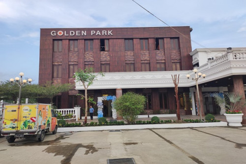 Golden Park Hotel & Spa Land