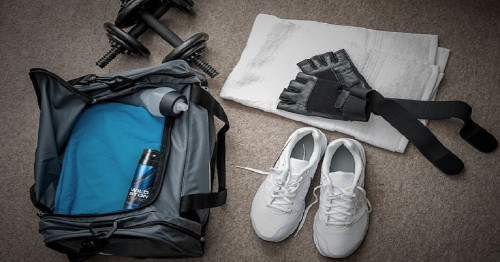 10 Essential Items When Going To The Gym