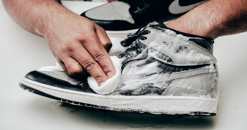 How to take care of your sneaker?