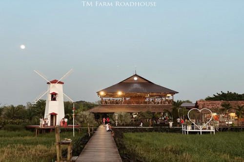 TM Farm Road House