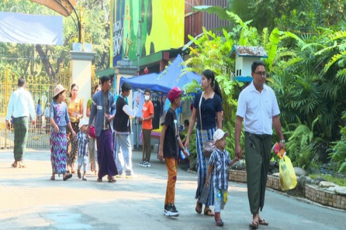  Happy Monsoon & Back to School at Yangon Zoo