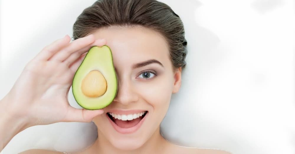  4 Easy Homemade Masks with Avocado