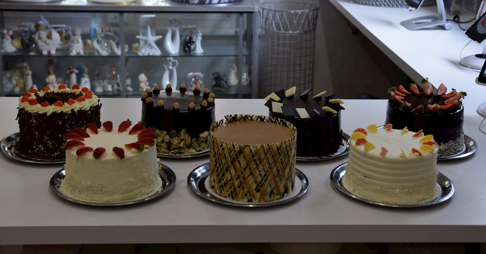 Bakery shops where you can order beautiful cakes for Birthday and Surprise