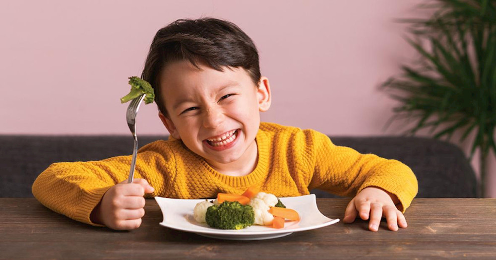 What foods should be fed to help children grow faster?
